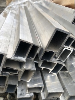 Труба алюминиевая квадратная