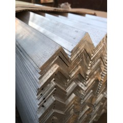 Алюминиевый уголок 12х12х1 L= 4 м АД31Т1 матовый